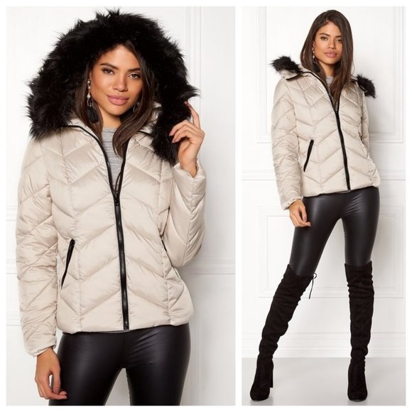 New Look Cream Chevron Puffer Black Fur 
